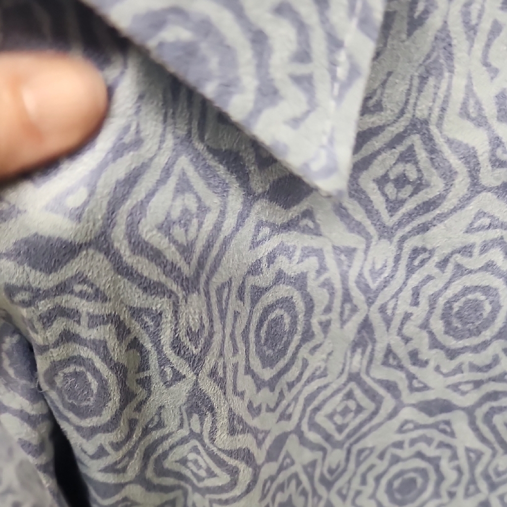 Chico's Sky Blue Patterned Button Down Shirt sz 2… - image 5